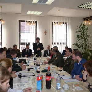Duchovní predstavitelia cirkví na pracovnom stretnutí s pracovníkmi EPS