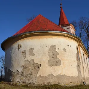 Po čiastočnej oprave - nové odkvapové žľaby a zvody
