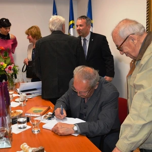 Prezentácia knihy Snehom voňajú oblaky