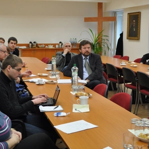 Tlačovka s generálnym biskupom aj o IV. ECD 