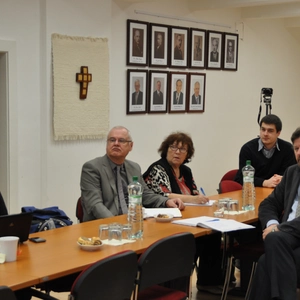 Tlačovka s generálnym biskupom aj o IV. ECD 